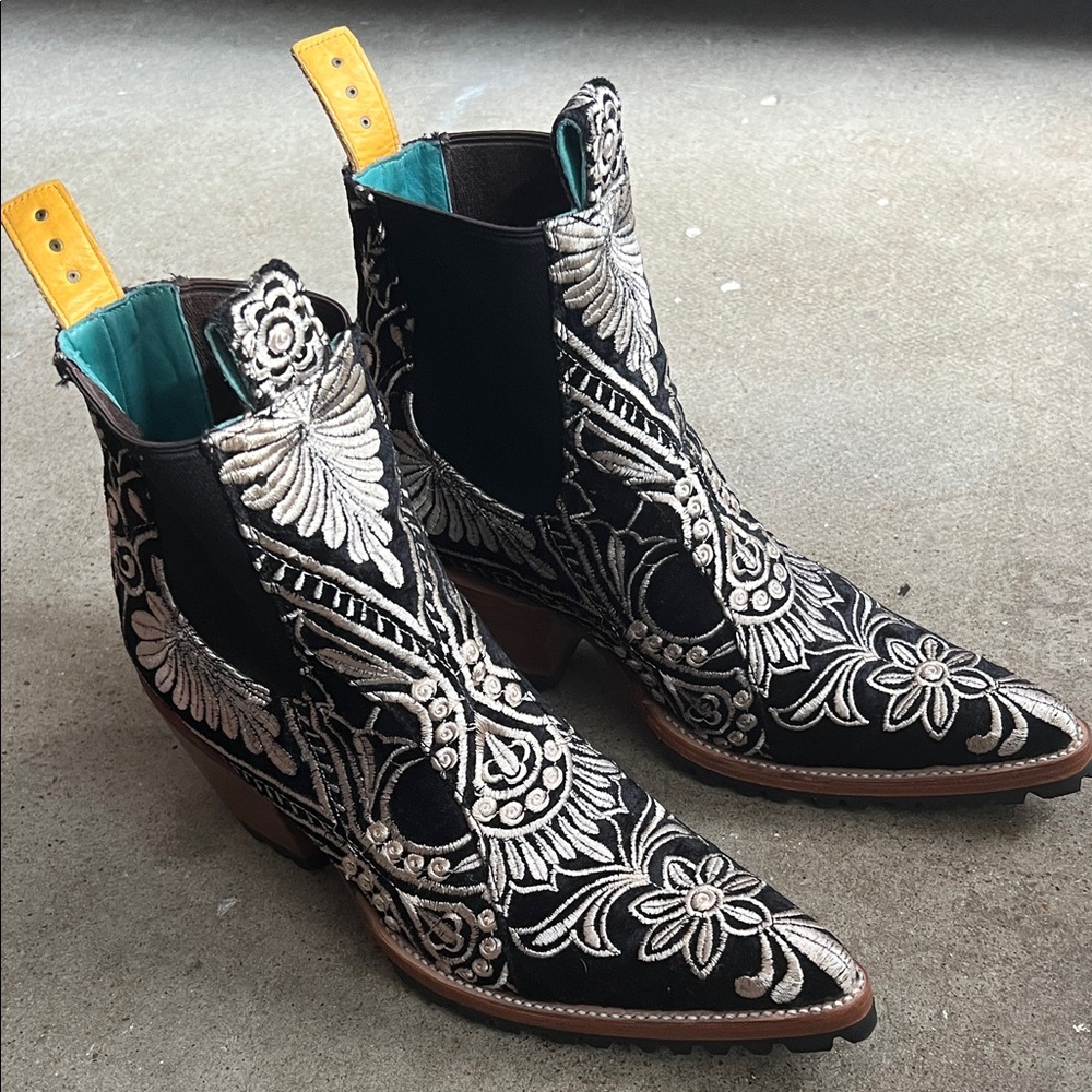Ps kaufman Embroidered Black Velvet Chelsea Boots with chunky tread M9/W11